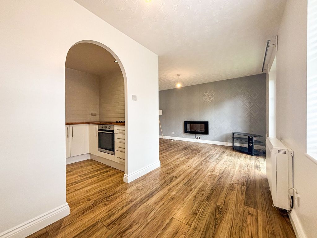 Property photo 3 of 16 Open Plan Lounge