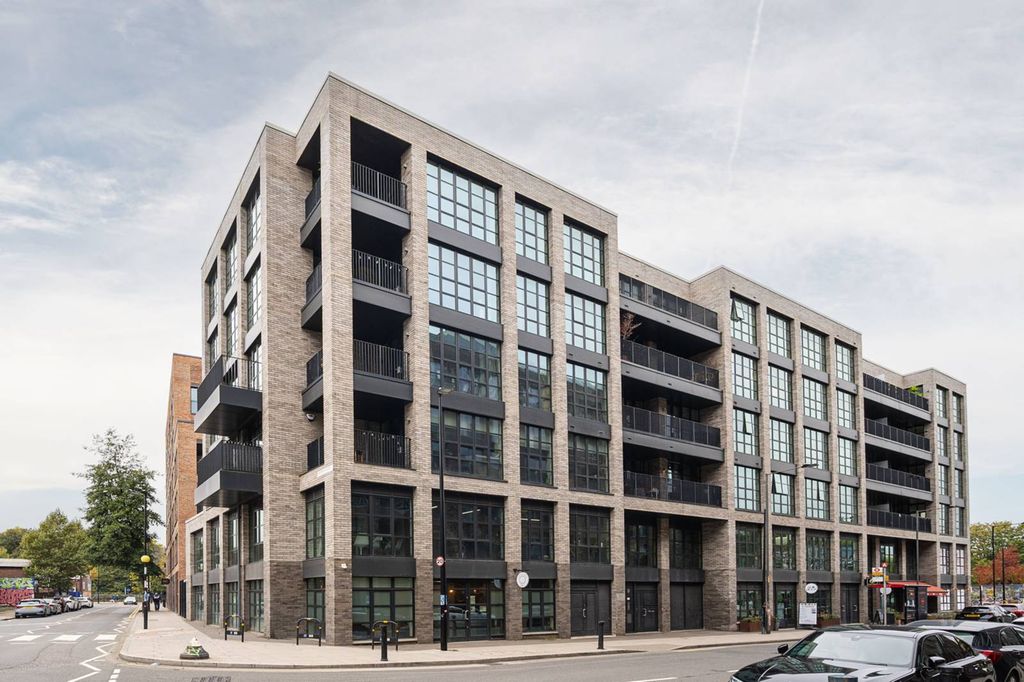 Property photo 1 of 12