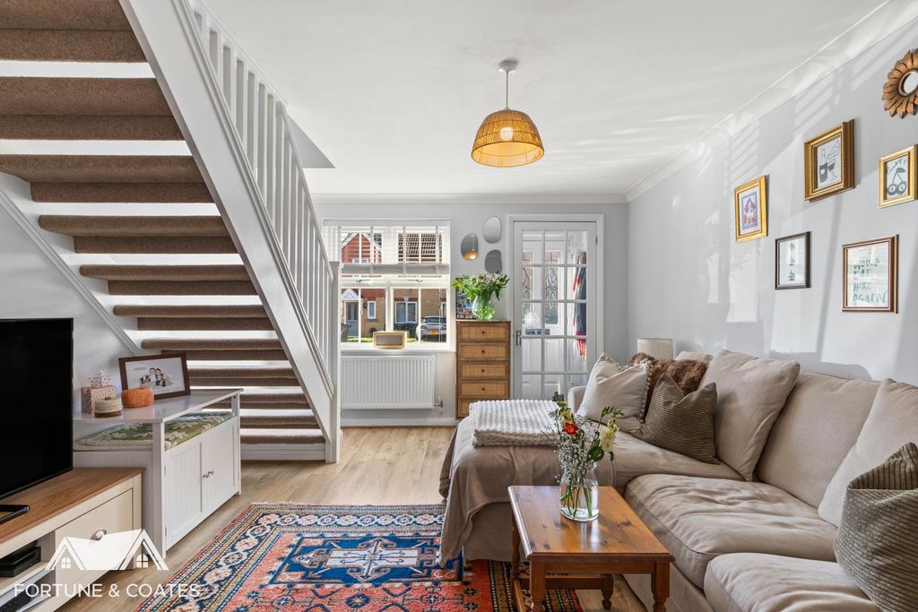 Property photo 3 of 16 Sheldonclose_12.Jpg