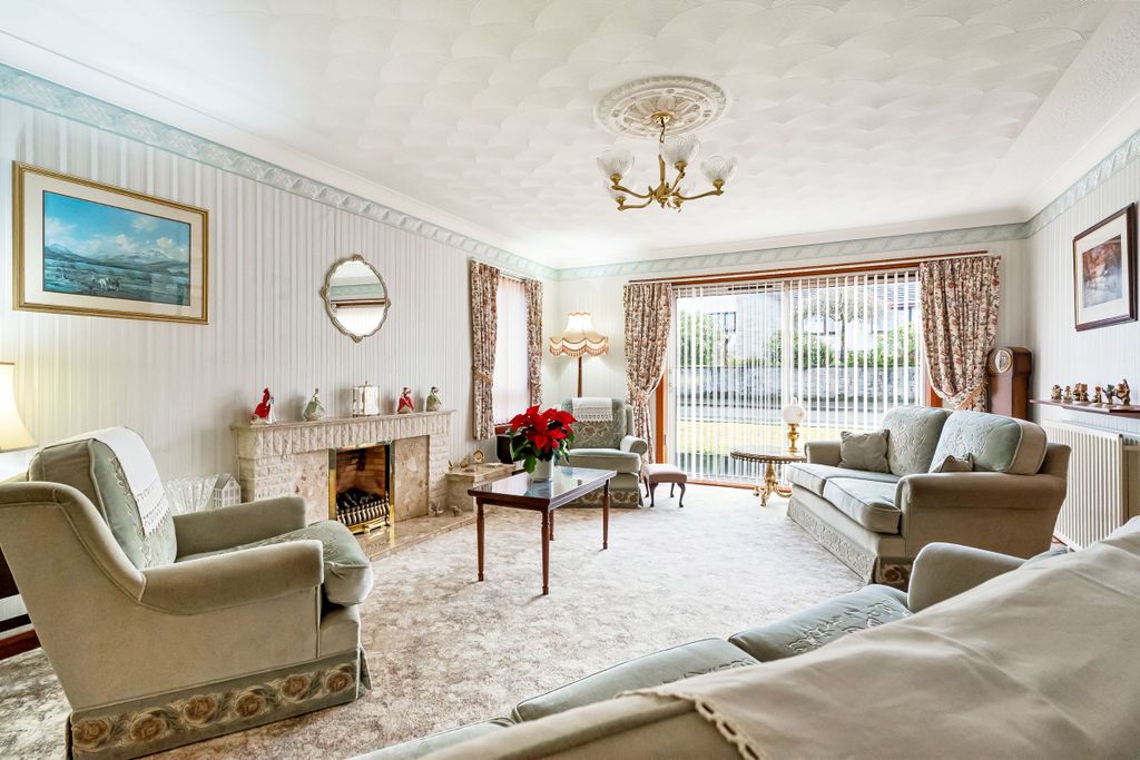 Property photo 2 of 25