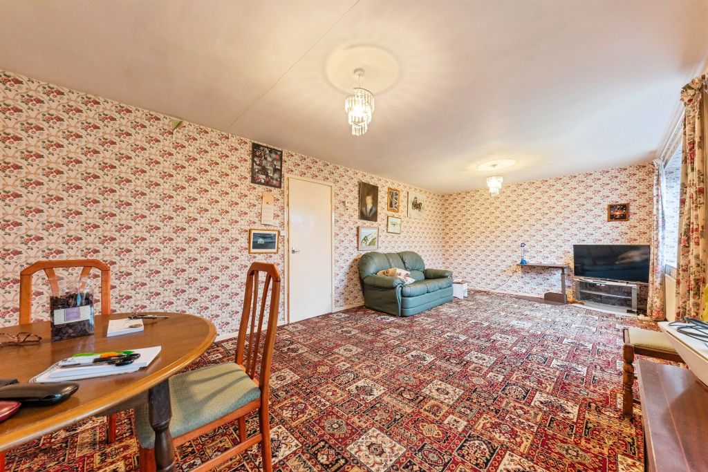 Property photo 2 of 20