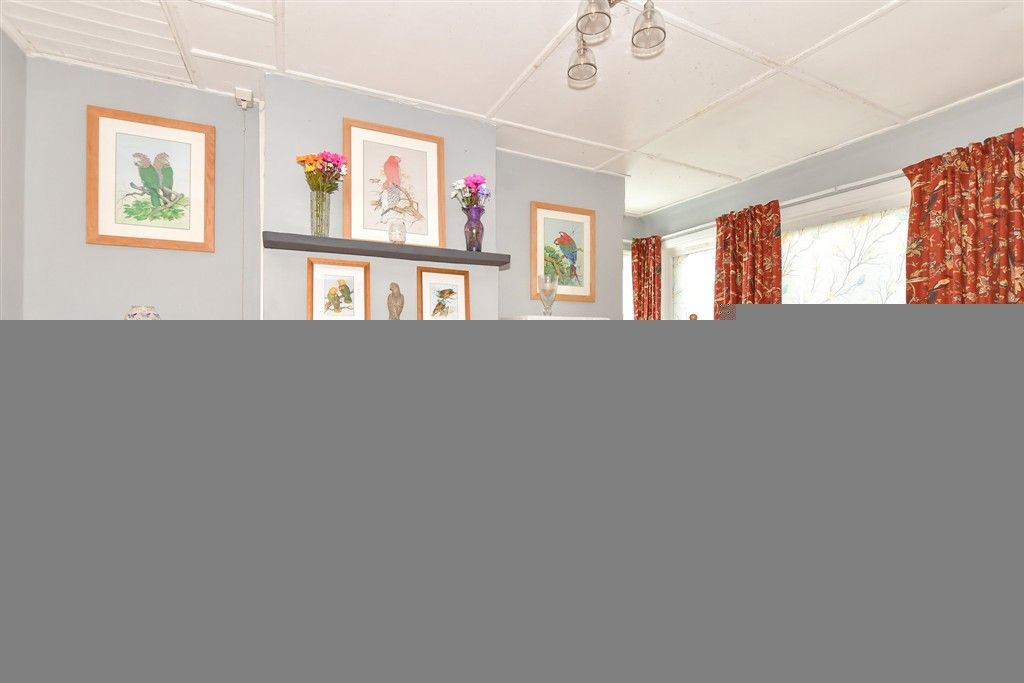 Property photo 1 of 9 Lounge