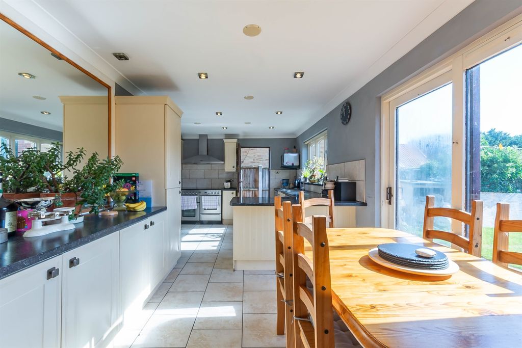 Property photo 2 of 18 Kitchen / Dining Room