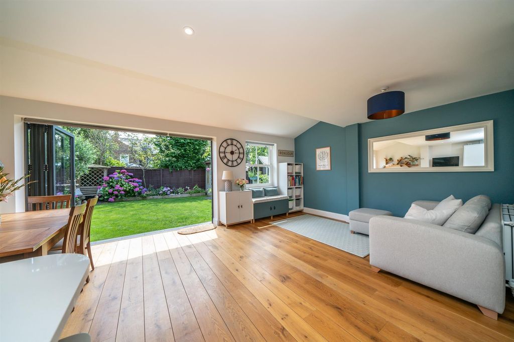 Property photo 3 of 28 1B-Folly-Lane-1012.Jpg