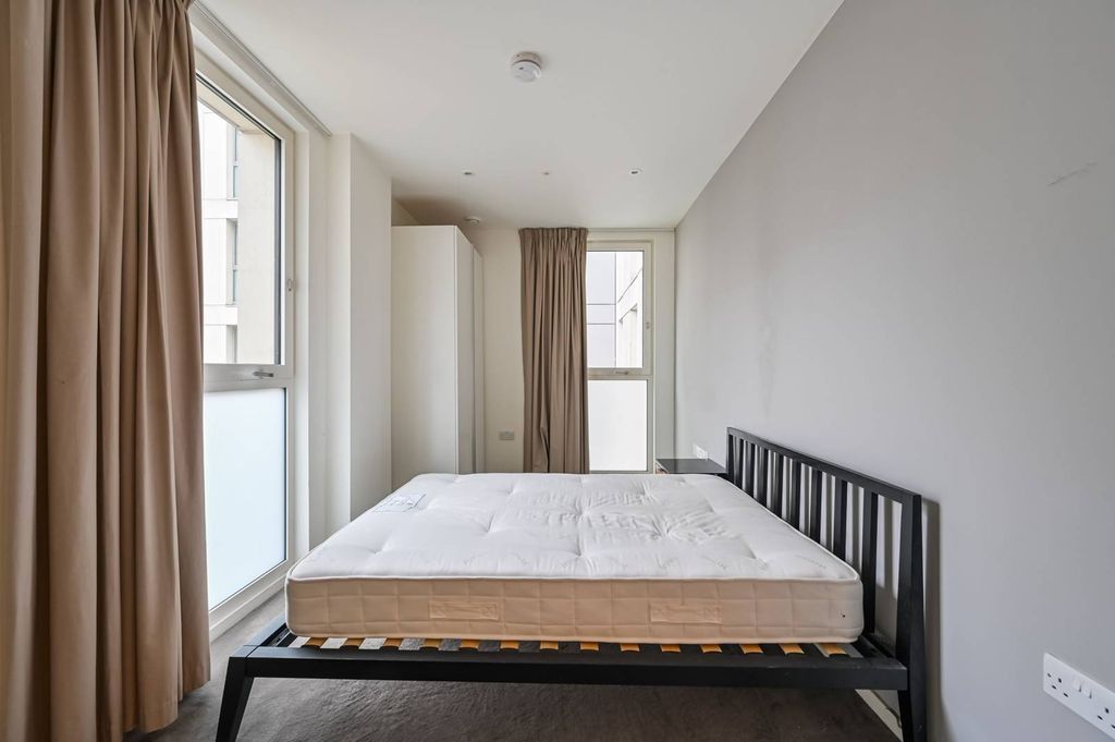 Property photo 1 of 5