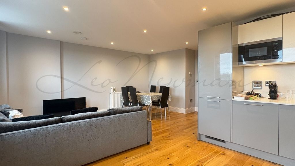 Property photo 3 of 19