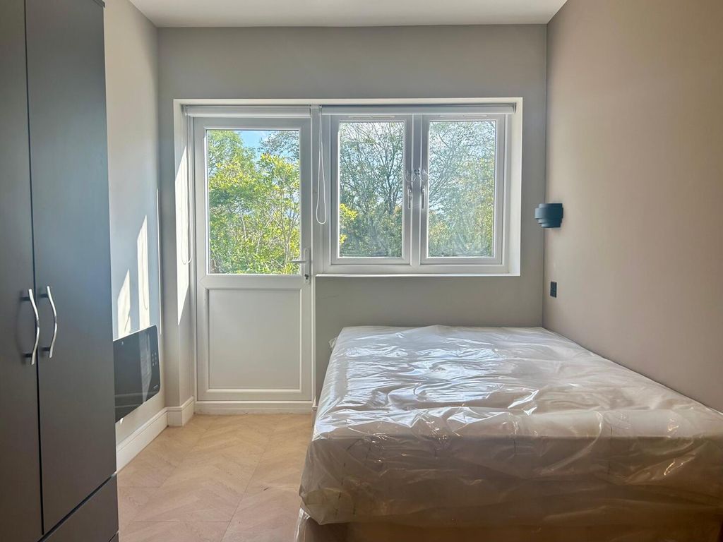 Property photo 1 of 23 Bedroom