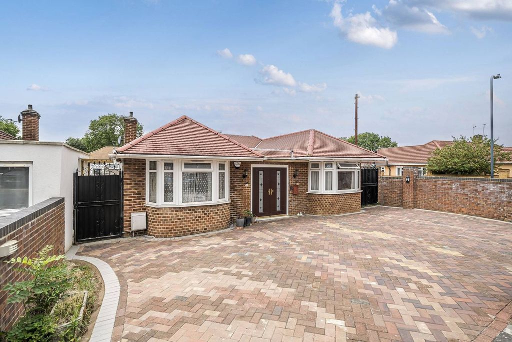 Property photo 2 of 19