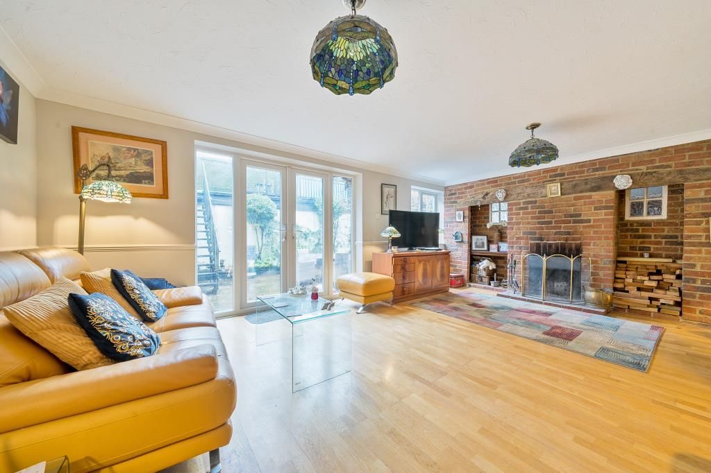 Property photo 3 of 19 Reception