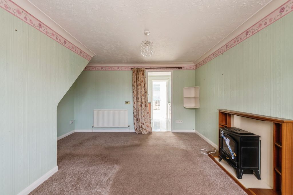 Property photo 3 of 18