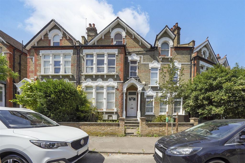 Property photo 2 of 9 18 Halesworth Road - Pc1Df6T8Vzex1Gfu7Brl.Jpg