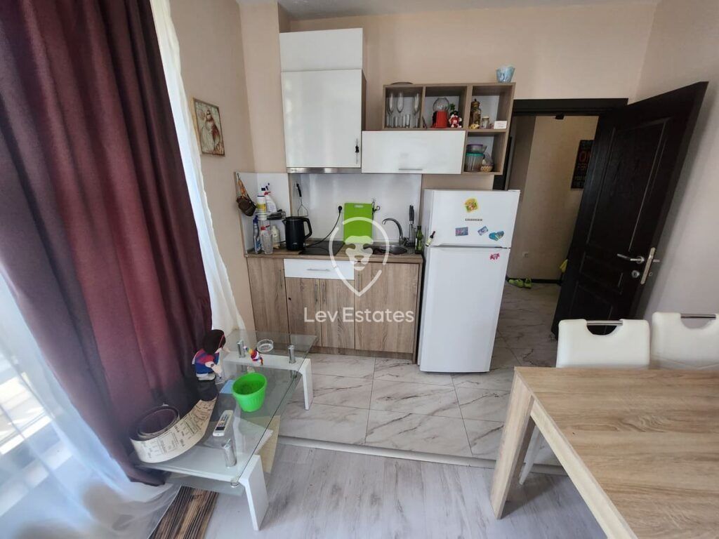 Property photo 3 of 11