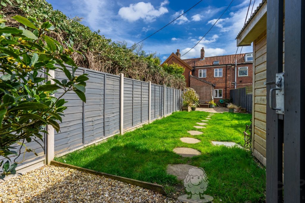 Property photo 3 of 15 Garden