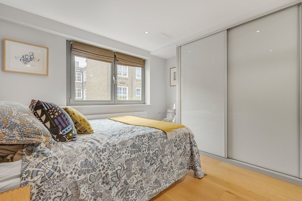 Property photo 2 of 23 Picture No. 11