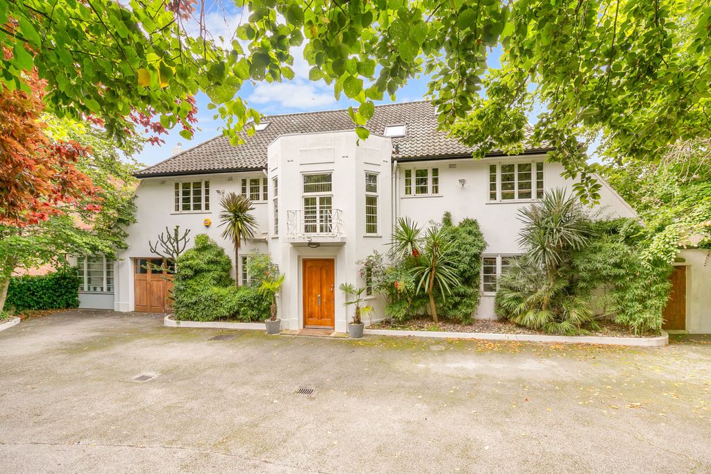 Property photo 1 of 35