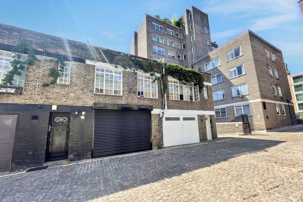 Property photo 1 of 12 12 Connaught Close, Hyde Park Estate, London W2 2Ad