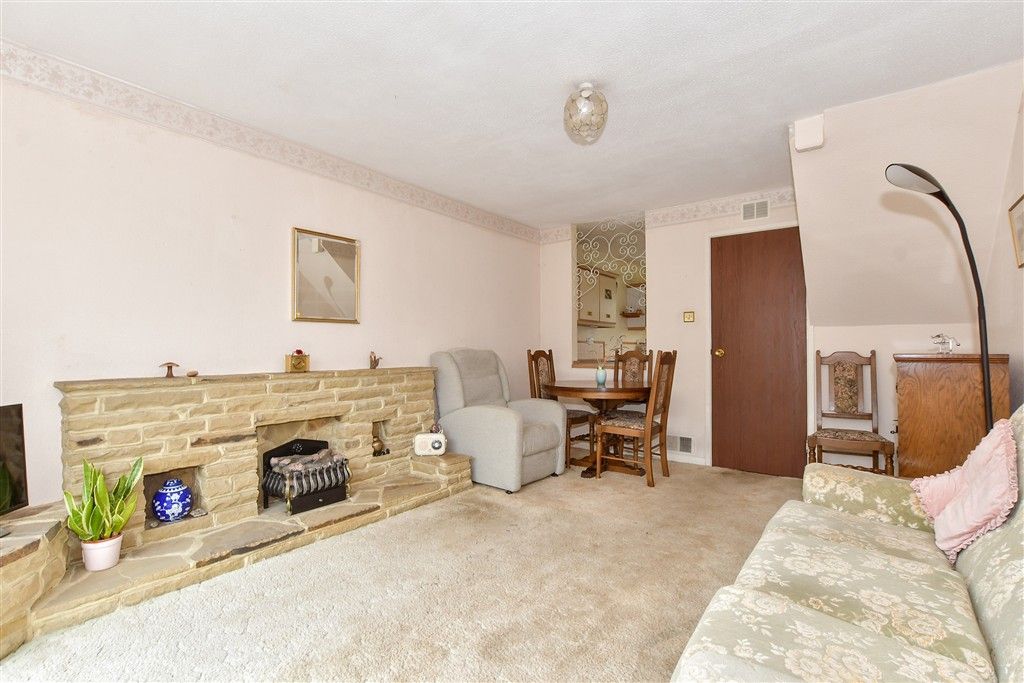 Property photo 1 of 11 Lounge