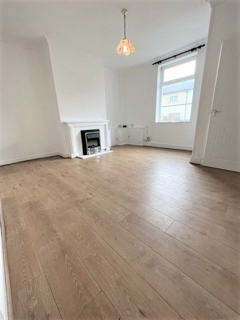 Property photo 2 of 8 Gallery