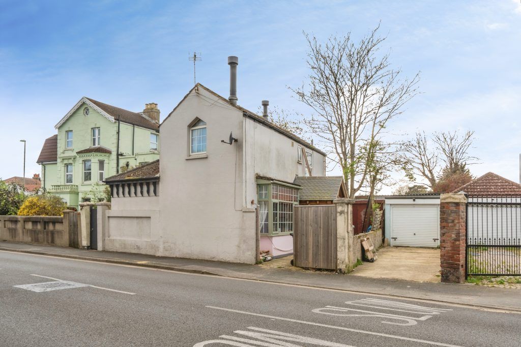 Property photo 1 of 22