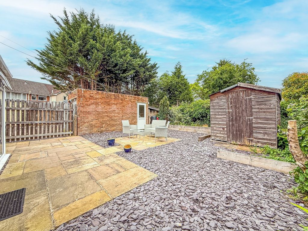 Property photo 2 of 13 4877414
