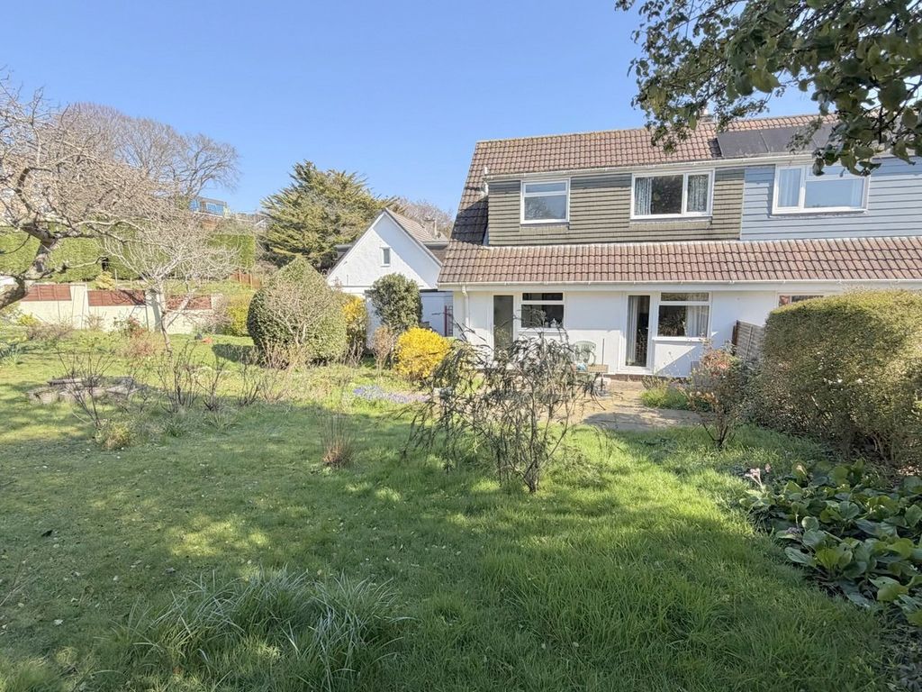 Property photo 2 of 27