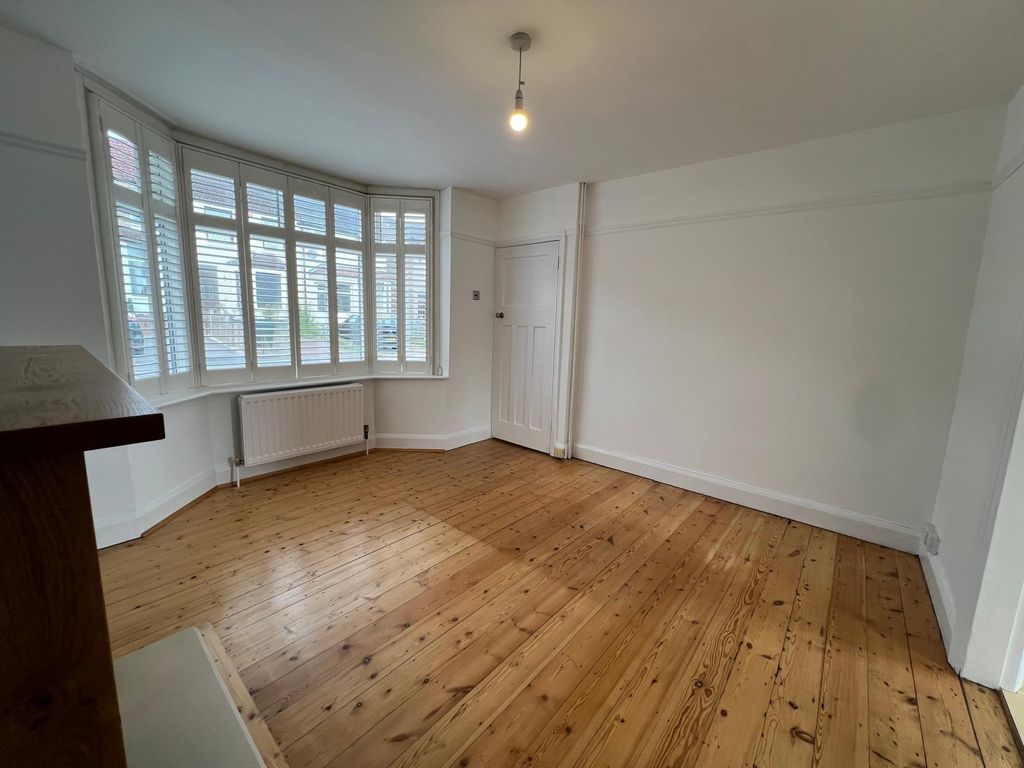 Property photo 2 of 33
