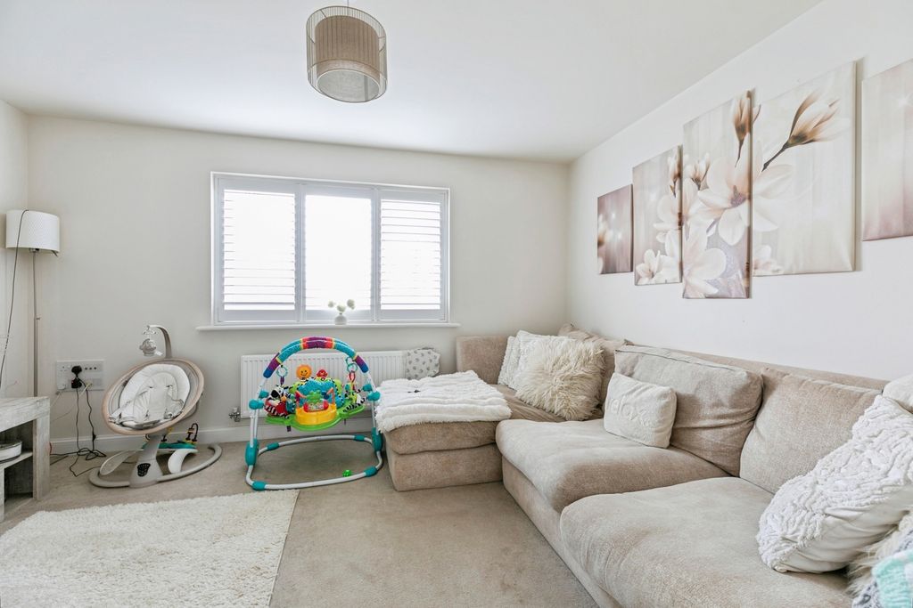 Property photo 3 of 17 Pbox-Img.Jpg