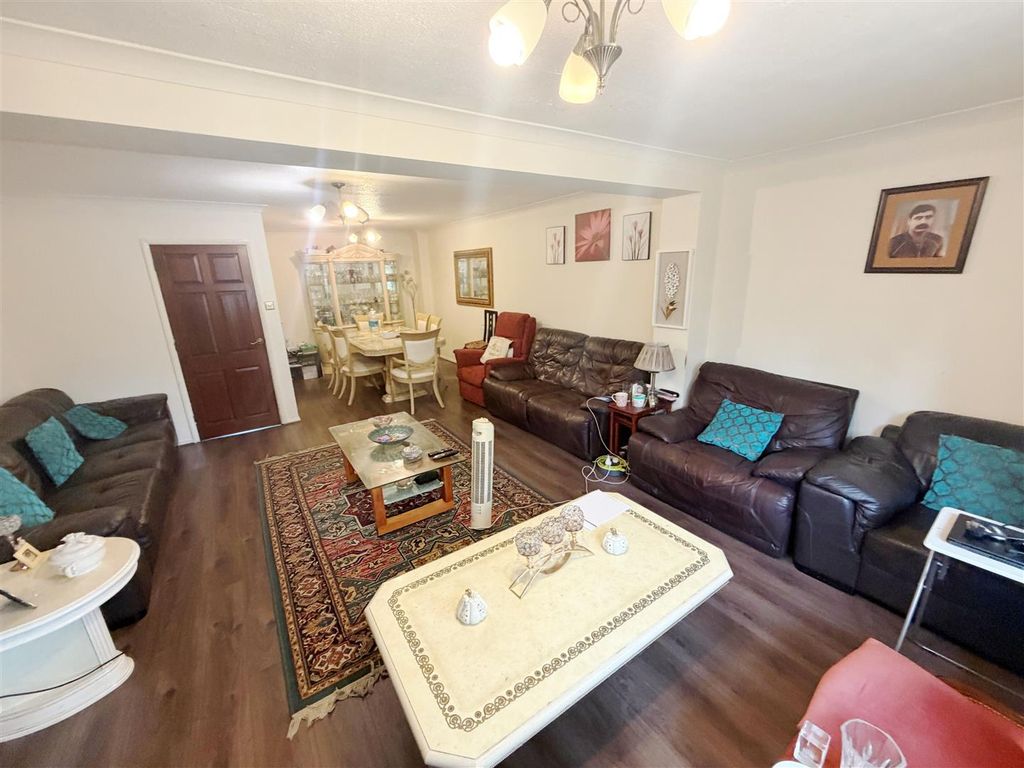 Property photo 2 of 22