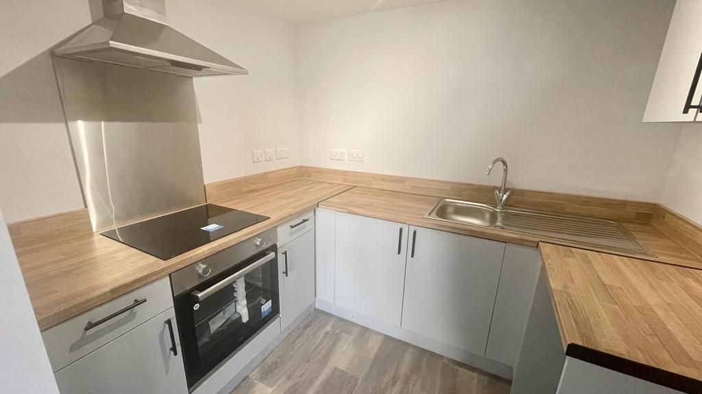 Property photo 3 of 8 Kitchen