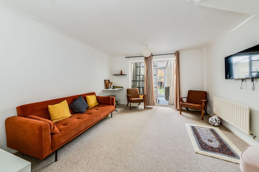 Property photo 2 of 12