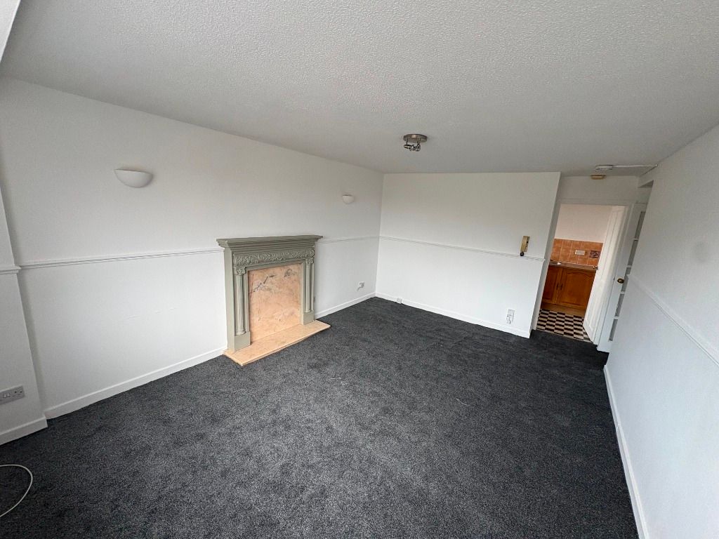 Property photo 3 of 12 Photo 3