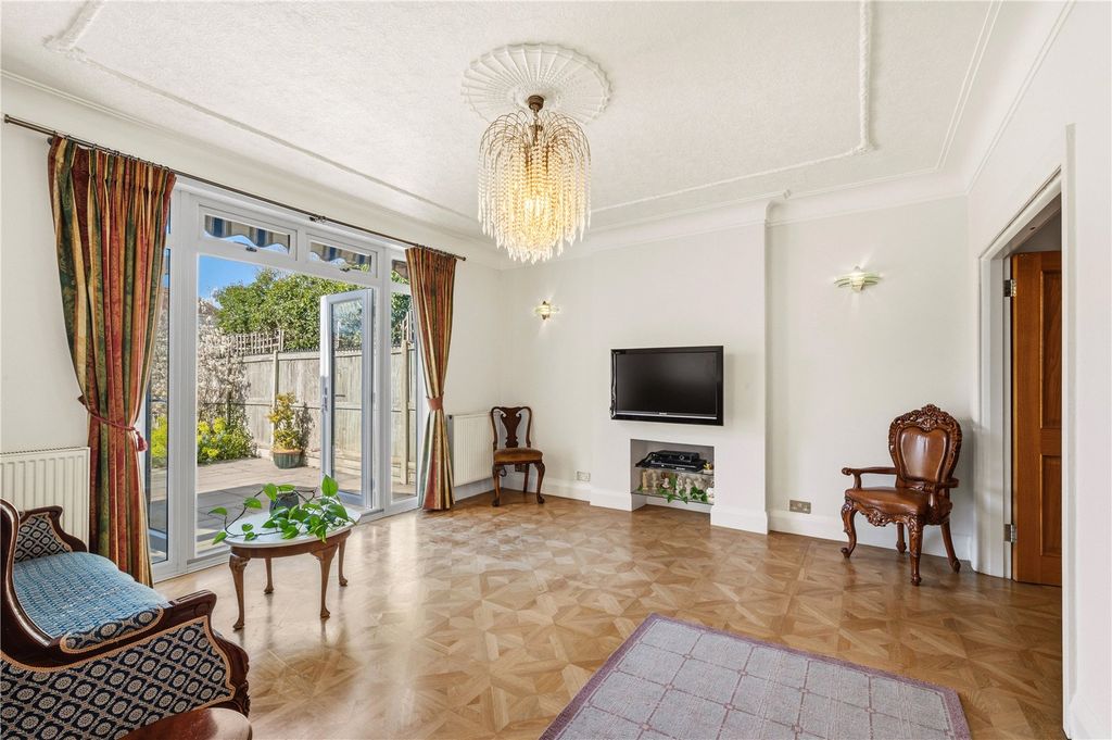 Property photo 2 of 14 Drawing Room