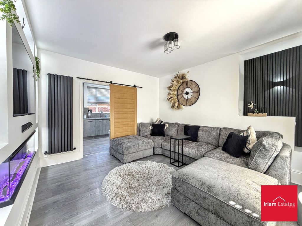 Property photo 2 of 31