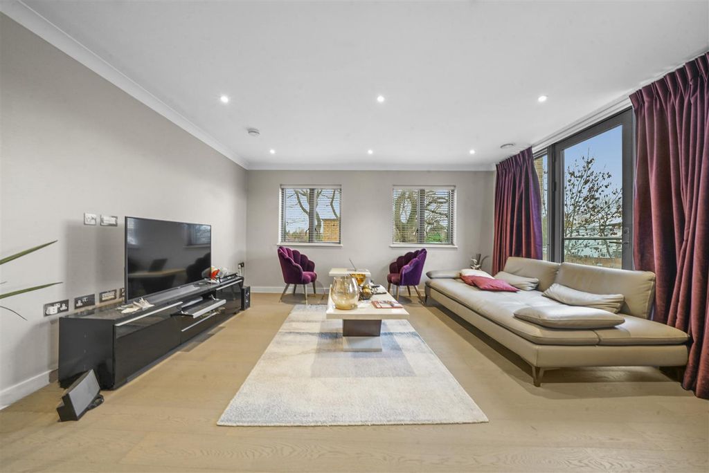 Property photo 2 of 15 Reception.Jpg