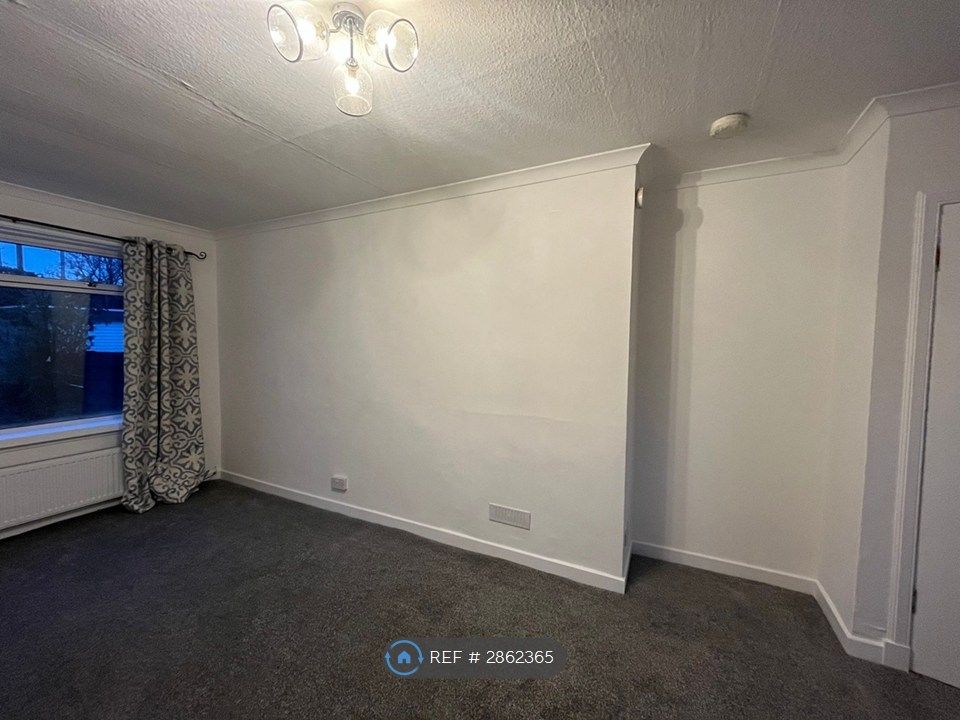 Property photo 3 of 9 Lounge