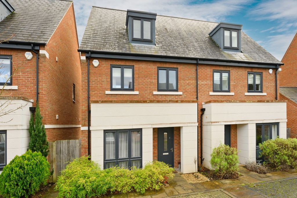 Property photo 1 of 19 Front Aspect