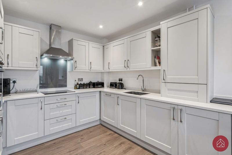 Property photo 3 of 20 Fitted Kitchen