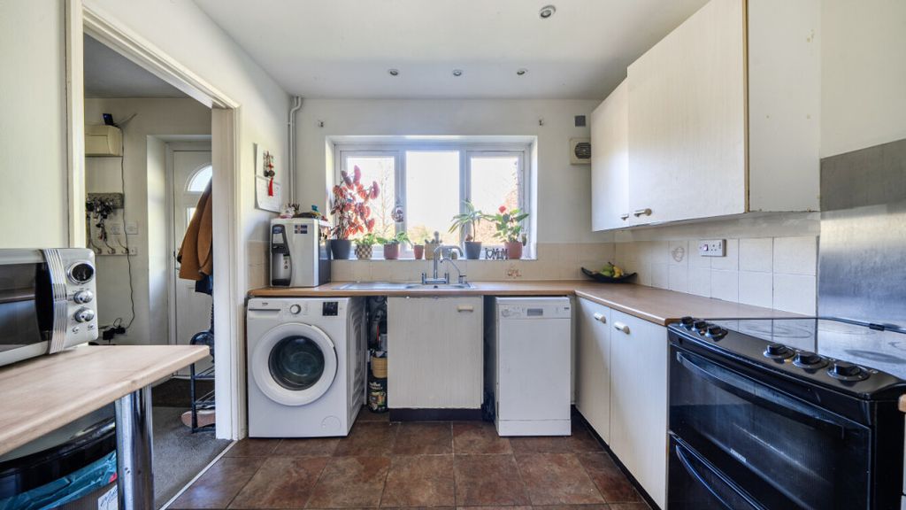 Property photo 2 of 21