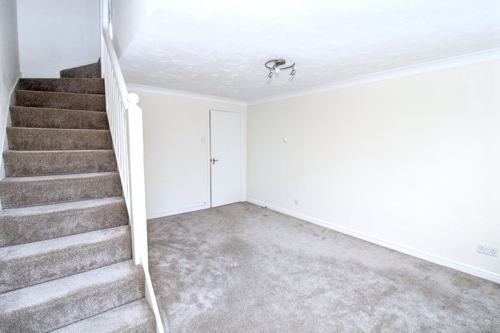 Property photo 2 of 26 Lounge