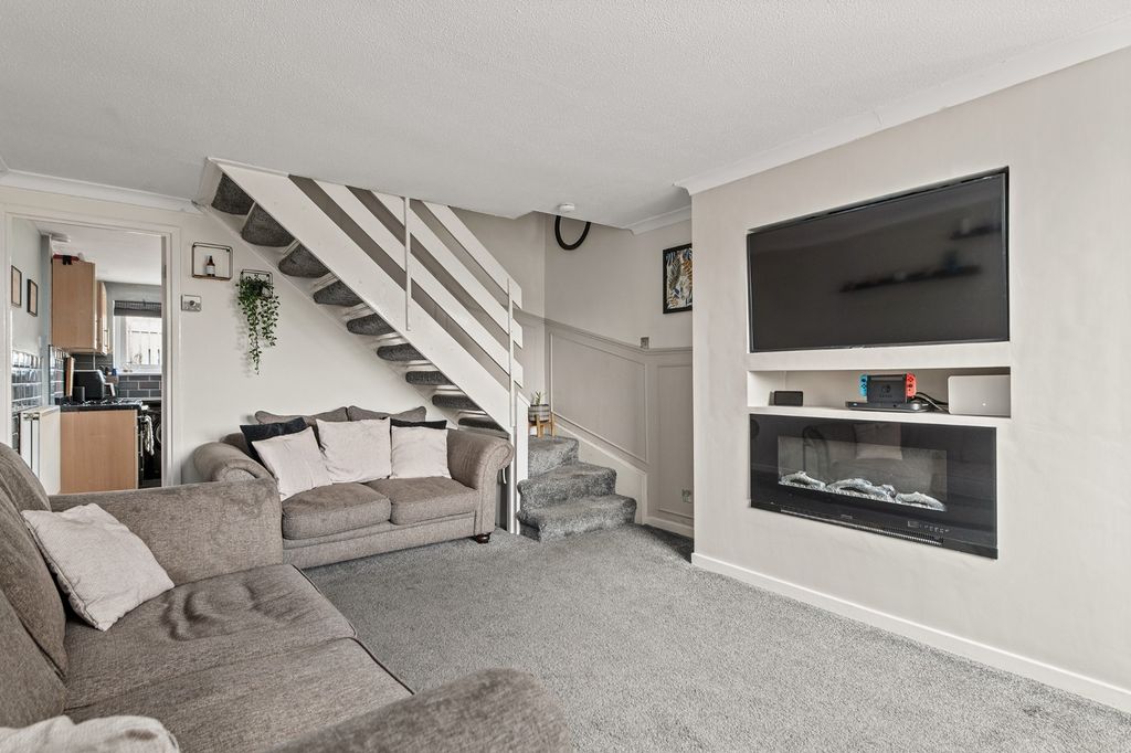 Property photo 3 of 24 5116579