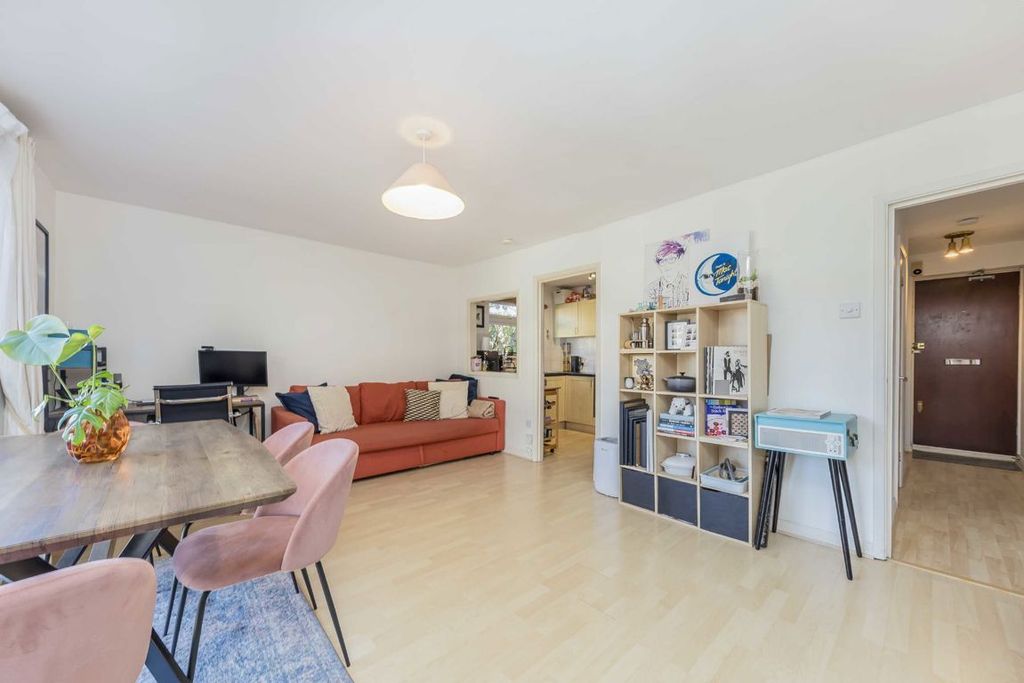 Property photo 2 of 7