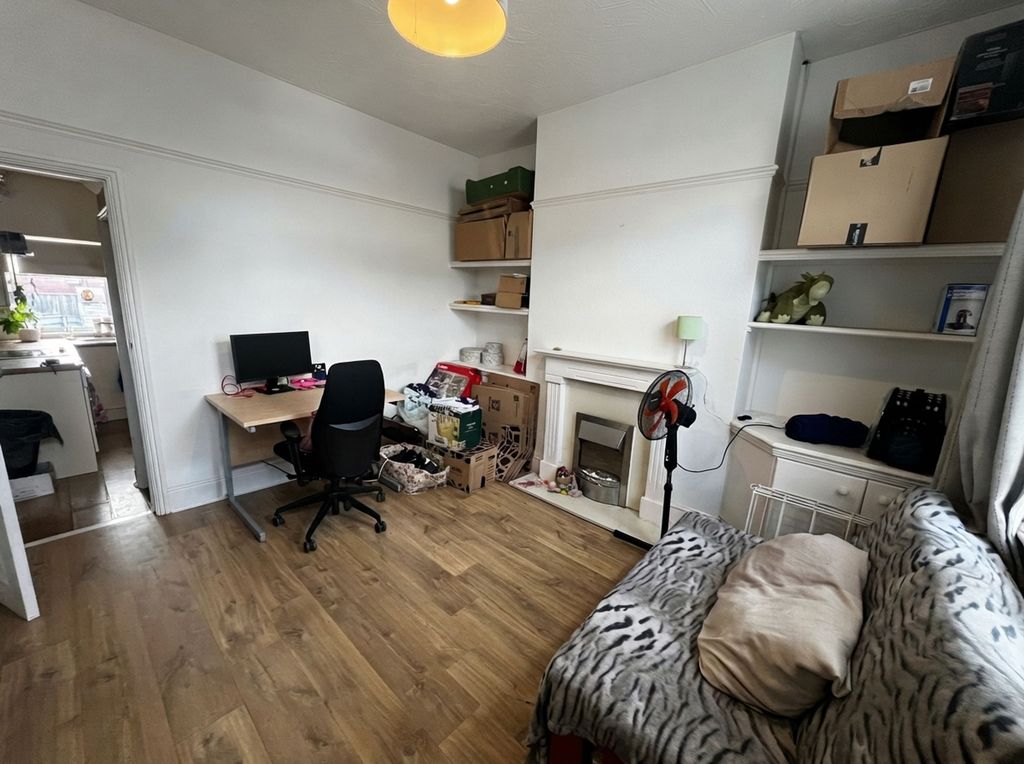 Property photo 3 of 12