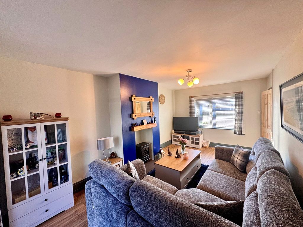 Property photo 2 of 21 Picture No. 16