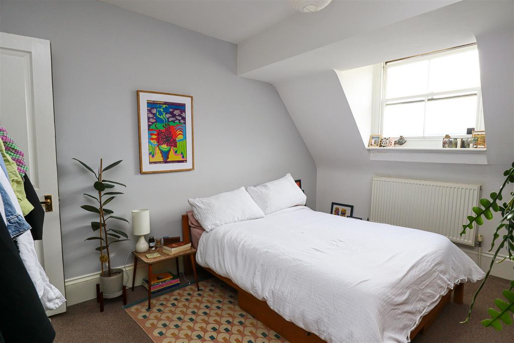 Property photo 3 of 7 Bedroom