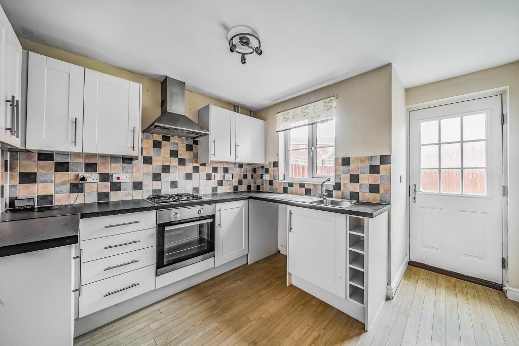 Property photo 2 of 11 Living Room