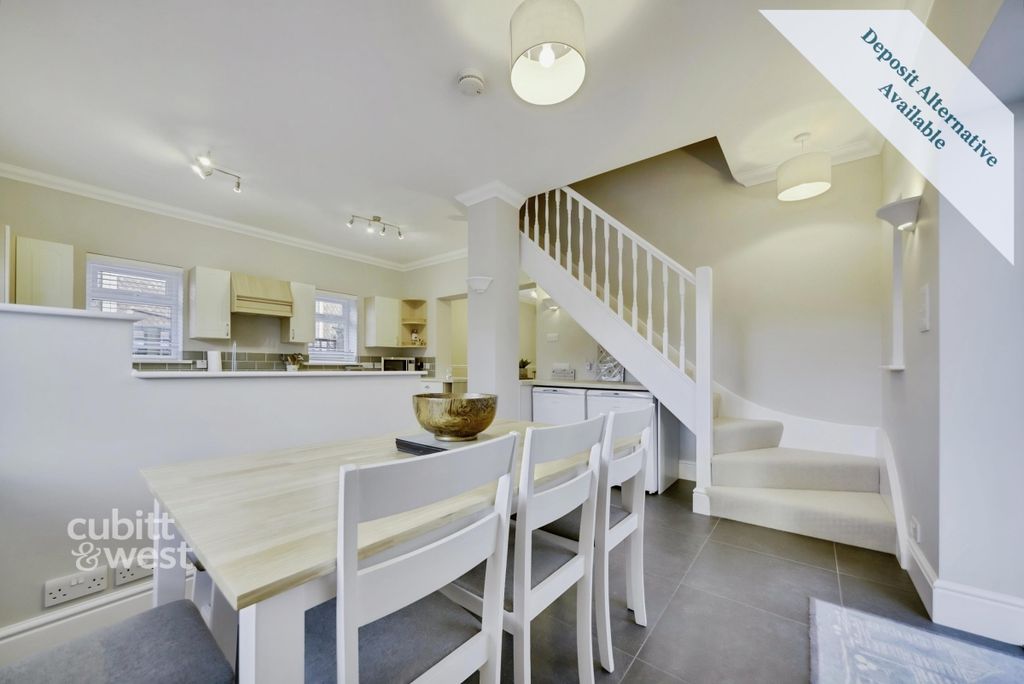 Property photo 3 of 28 Seafield - 10