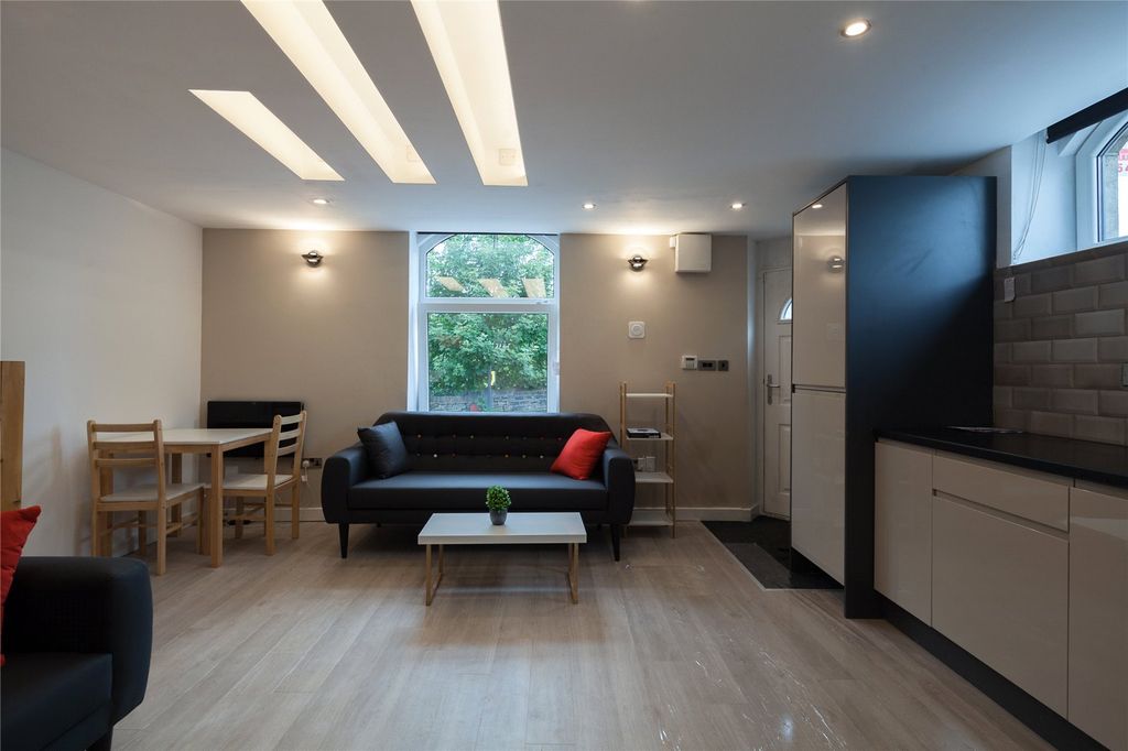 Property photo 1 of 11 Picture No. 03