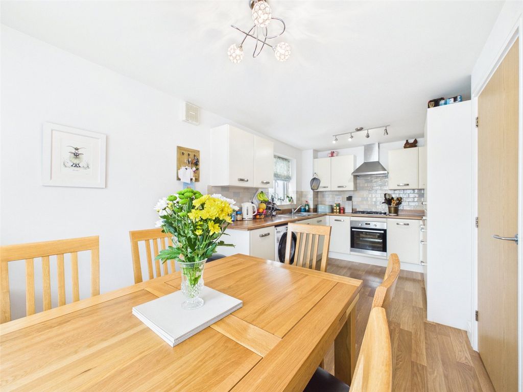 Property photo 3 of 12 Kitchen