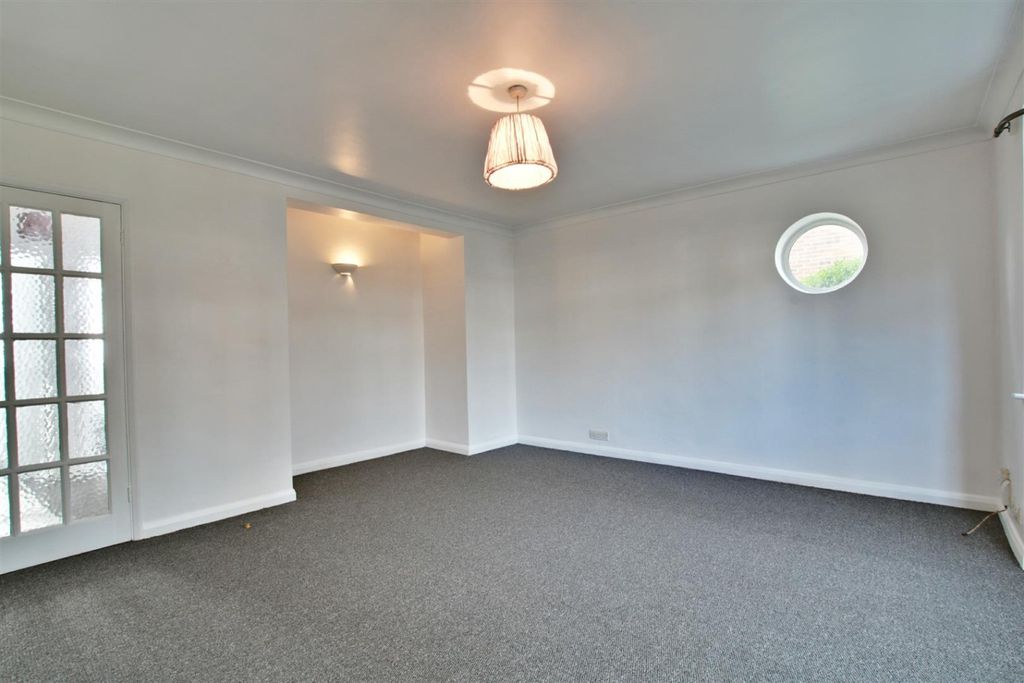 Property photo 3 of 10 4501012