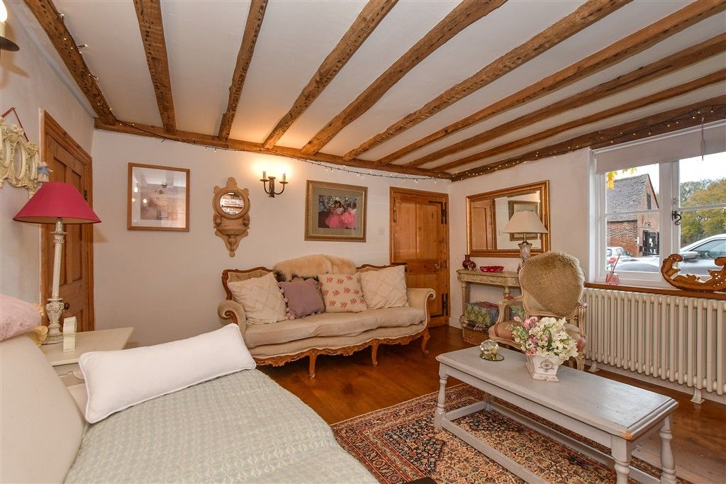 Property photo 1 of 13 Lounge